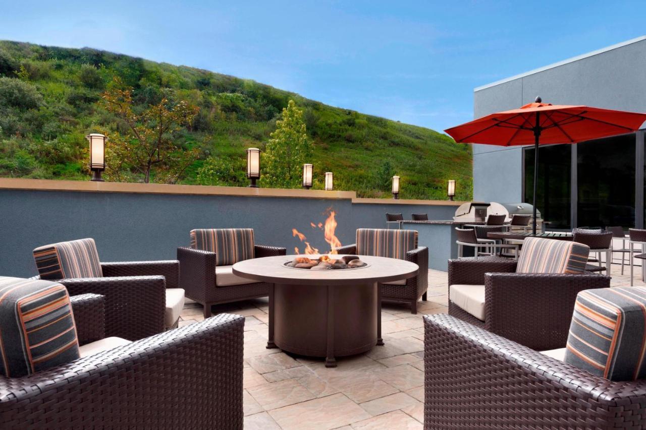 Towneplace Suites By Marriott Pittsburgh Airport/Robinson Township Eksteriør billede