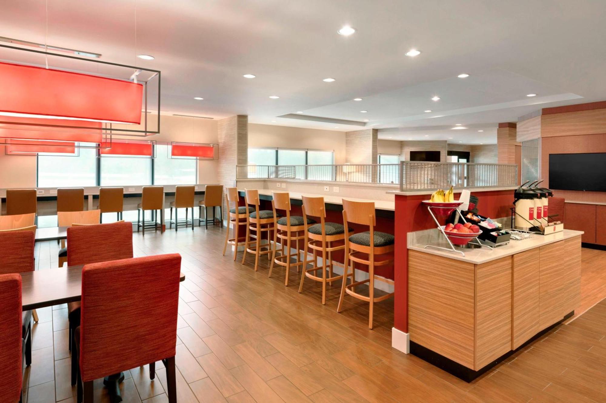 Towneplace Suites By Marriott Pittsburgh Airport/Robinson Township Eksteriør billede