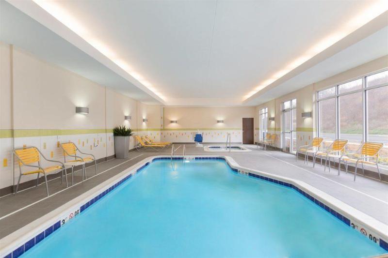 Towneplace Suites By Marriott Pittsburgh Airport/Robinson Township Eksteriør billede