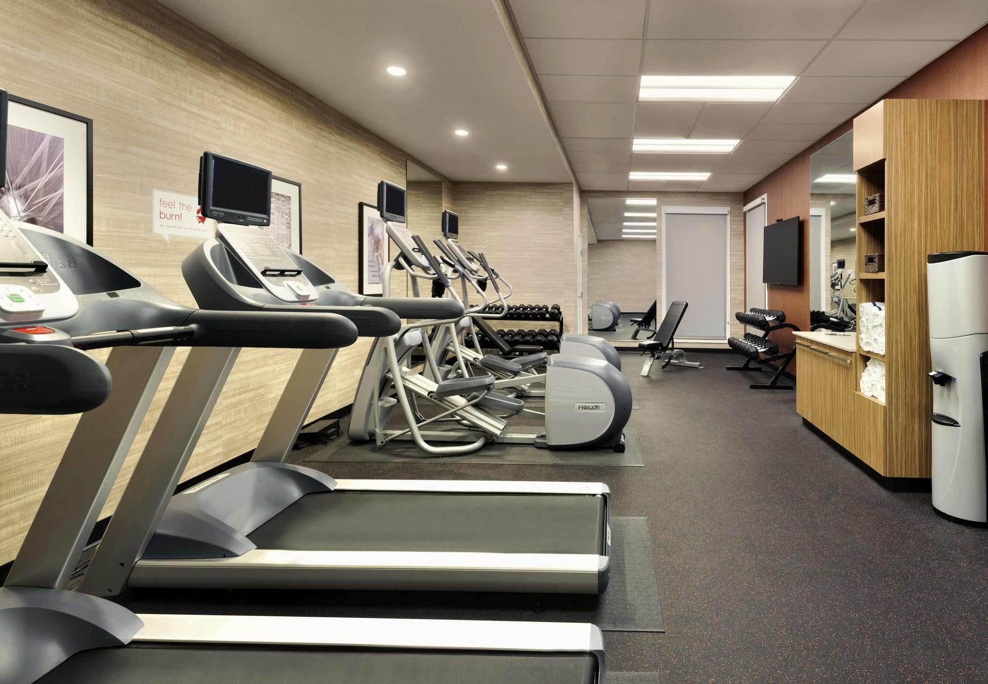 Towneplace Suites By Marriott Pittsburgh Airport/Robinson Township Eksteriør billede